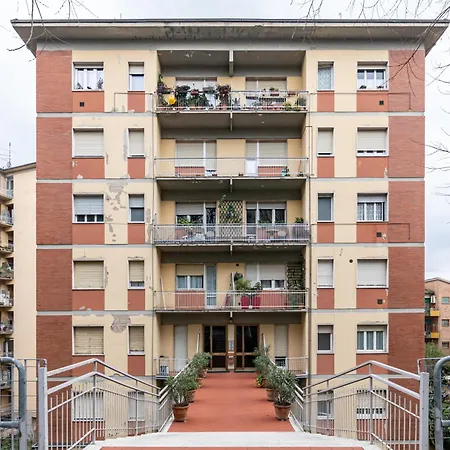 Guesthost - Roomy Close To Center *