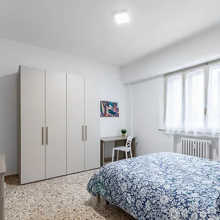 Apartment Roomy Close To Center!