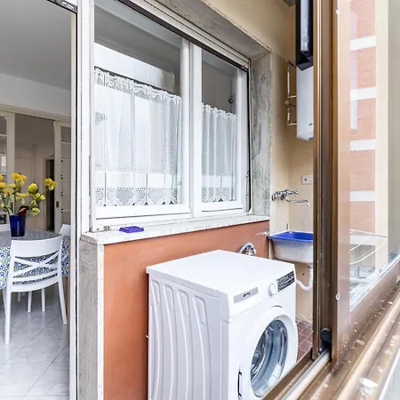 Guesthost - Roomy Close To Center Apartman Siena
