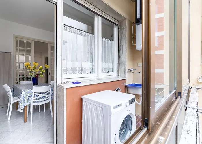 Guesthost - Roomy Close To Center شقة سيينا